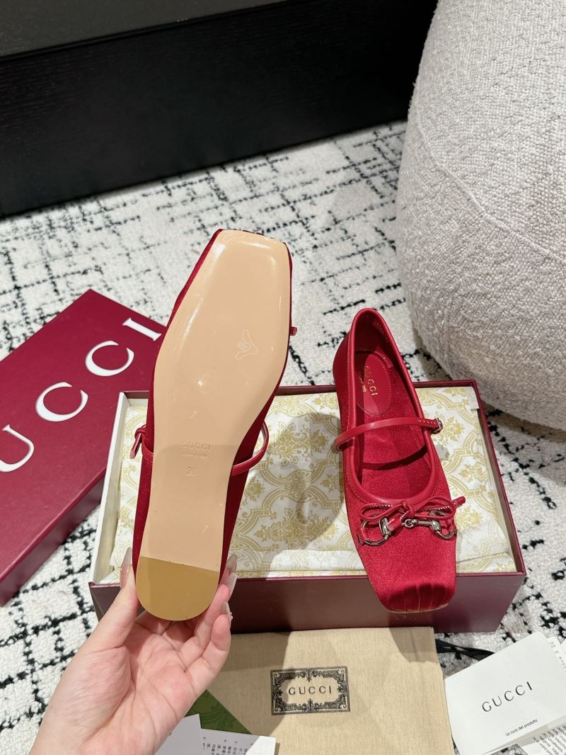 Gucci Flat Shoes